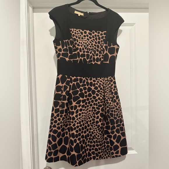 MICHAEL KORS COLLECTION ~Giraffe Jacquard Blocked Bell Dress /NWOT - Picture 2 of 4